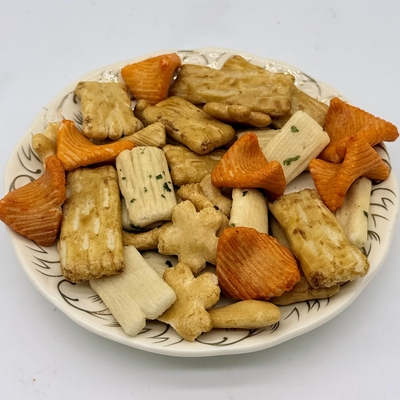 Купить Хрустящие смешанные рисовые крекеры. Азиатская вкусная закуска для оптовых продаж. online manufacture