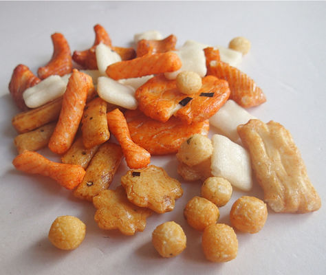 Хорошая цена Шутихи риса OEM Китая сладкие японские смешивают закуски шутихи риса онлайн