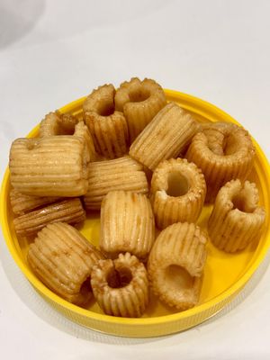 Хорошая цена Сертифицированные рисовые крекеры хрустящие закуски низкокалорийные хрустящие укусы онлайн